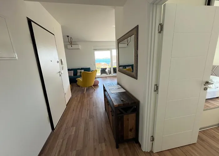 Relax * Rogoznica (Sibenik-Knin)